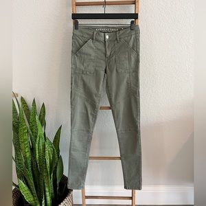 American Eagle Super Super Stretch X Jegging. Size 4 X-Long.